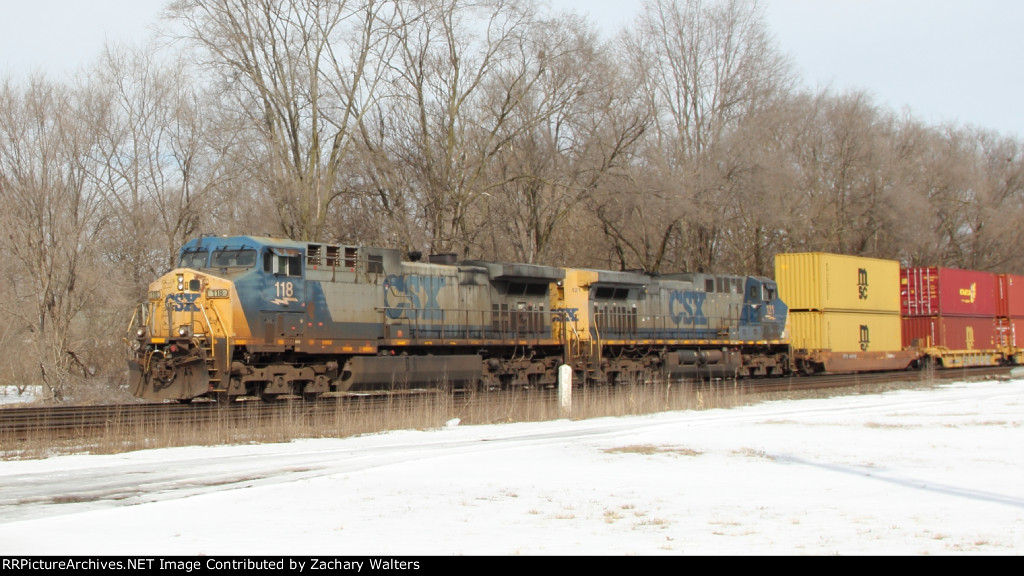 CSX 118 121